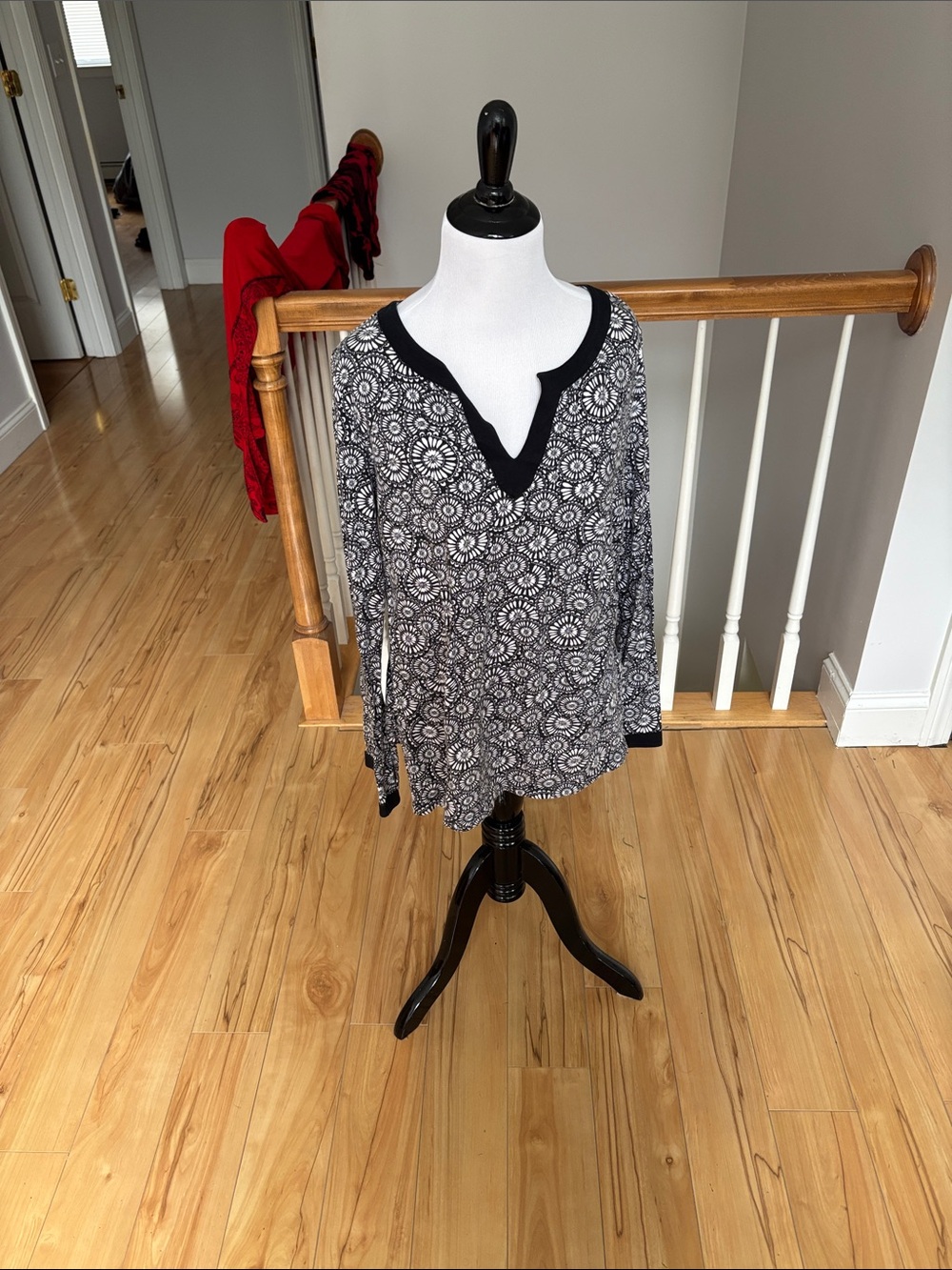 LOFT Black & White Floral Medallion V-Neck Tunic